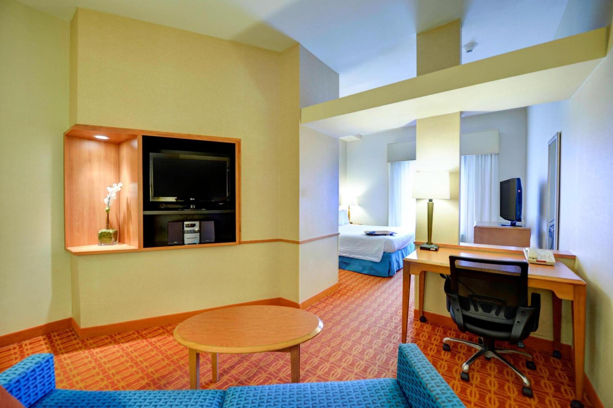 Fairfield Inn & Suites Уорнер-Робинс Экстерьер фото