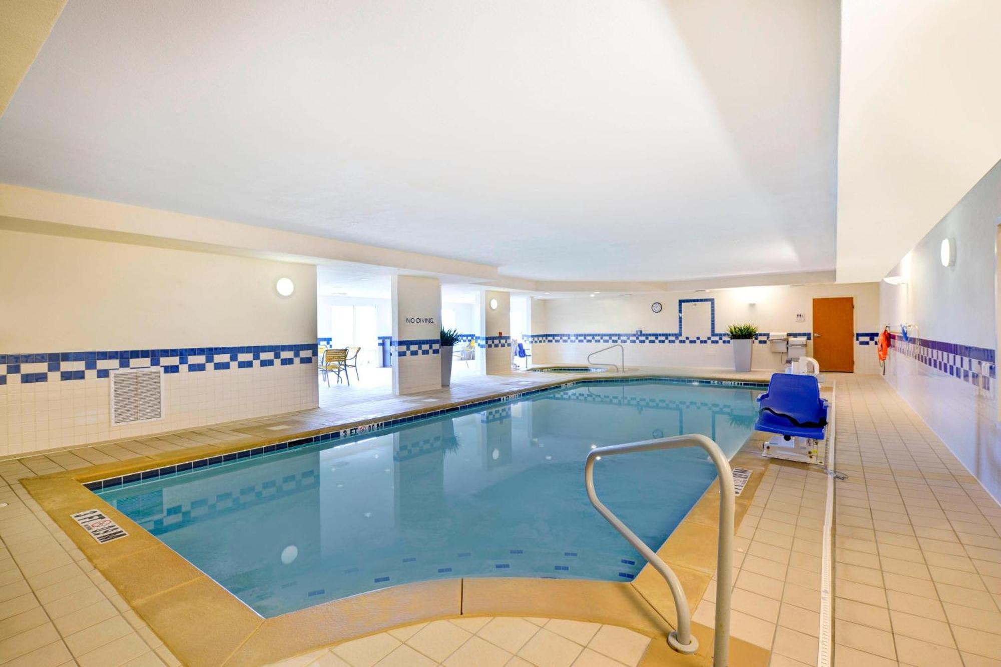 Fairfield Inn & Suites Уорнер-Робинс Экстерьер фото