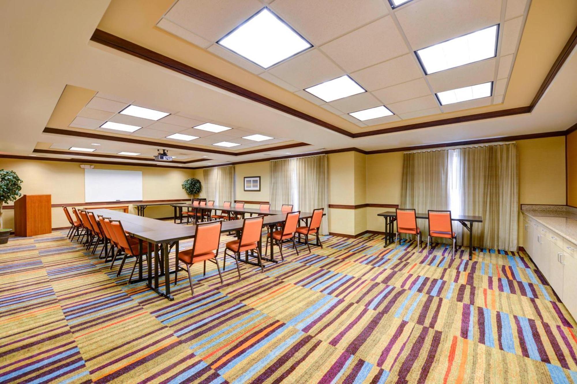 Fairfield Inn & Suites Уорнер-Робинс Экстерьер фото